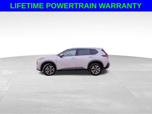 Used 2023 Nissan Rogue SV image 3