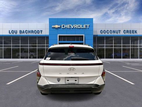 Used 2025 Hyundai Kona SEL FWD image 7