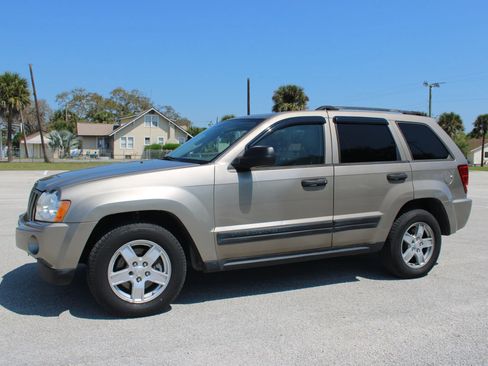 Used 2006 Jeep Grand Cherokee Laredo RWD image 4