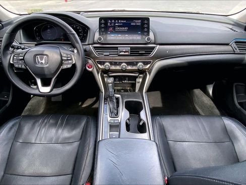 Used 2018 Honda Accord Touring image 16