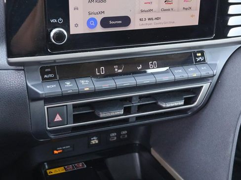 Used 2025 Toyota Camry LE image 17