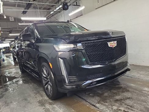 Used 2023 Cadillac Escalade ESV Sport image 5