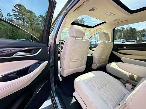 Used 2023 Buick Enclave Avenir w/ Avenir Technology Package image 17