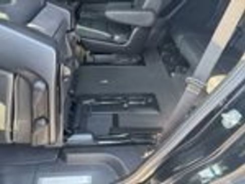 Used 2024 Chevrolet Tahoe Premier RWD image 42