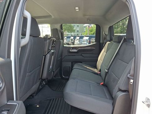 Used 2025 Chevrolet Silverado 1500 LT image 10