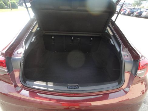 Used 2018 Buick Regal Essence w/ Driver Confidence Package #1 FWD image 18