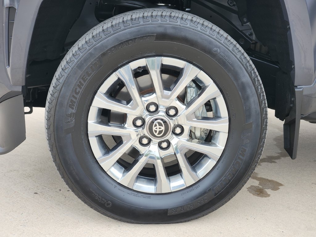 Certified 2025 Toyota Tacoma Limited AWD/4WD image 10