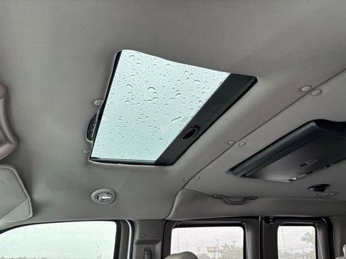Used 2019 GMC Savana 2500 RWD image 18