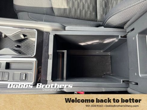 Used 2024 Nissan Pathfinder SV FWD image 24