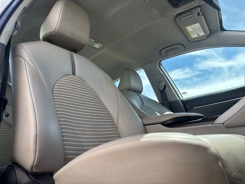 Used 2022 Toyota Camry SE FWD image 24