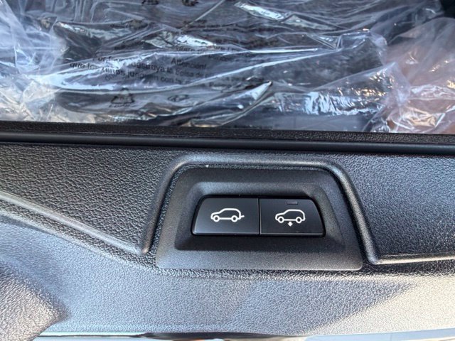 Used 2026 BMW X7 xDrive40i w/ M Sport Package AWD/4WD image 23