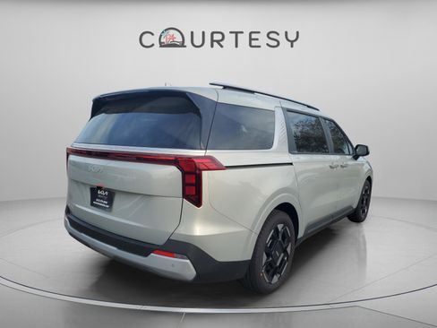 New 2026 Kia Carnival EX FWD image 3
