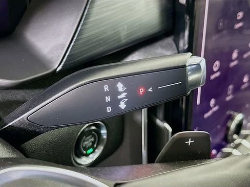 Certified 2025 GMC Acadia Elevation image 17