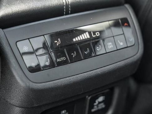 Used 2024 Nissan Pathfinder Platinum w/ Black Appearance Package image 38