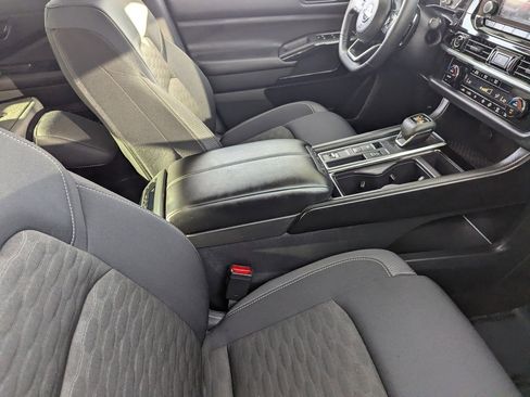 Certified 2024 Nissan Pathfinder SV w/ Lighting Package (N92) image 12