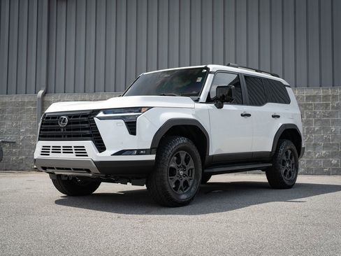 Used 2025 Lexus GX 550 AWD/4WD image 9
