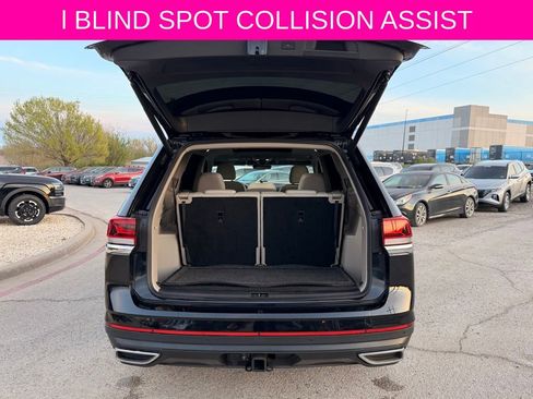 Used 2024 Volkswagen Atlas SE image 15