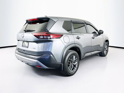 Used 2023 Nissan Rogue S image 9