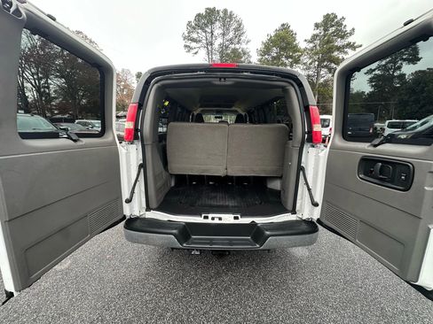 Used 2017 Chevrolet Express 2500 LS image 22