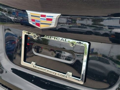 Used 2023 Cadillac XT4 Premium Luxury image 9