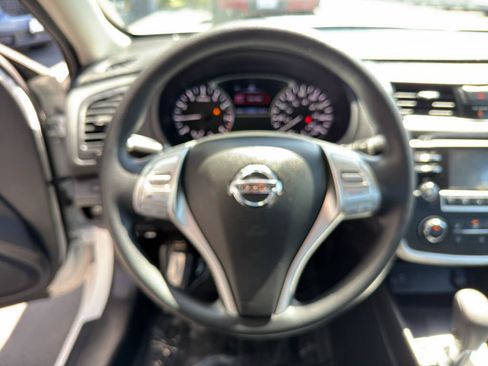 Used 2017 Nissan Altima 2.5 S w/ Power Driver Seat Package FWD image 18