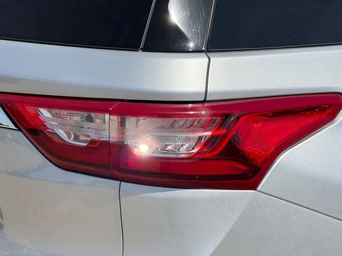 Used 2020 Chevrolet Traverse Premier FWD image 38