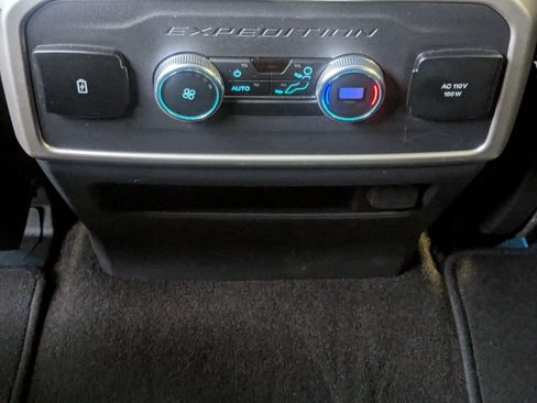 Certified 2023 Ford Expedition XLT image 25