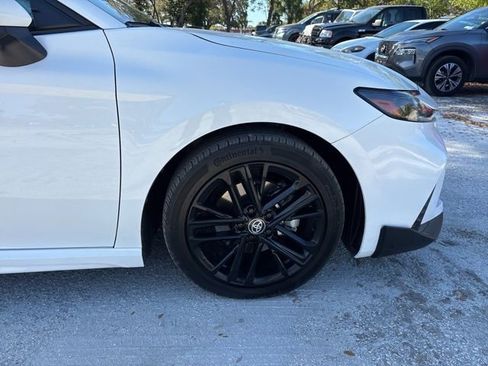 Used 2025 Toyota Camry SE image 19