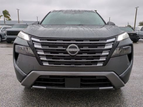 Certified 2025 Nissan Rogue SL image 9