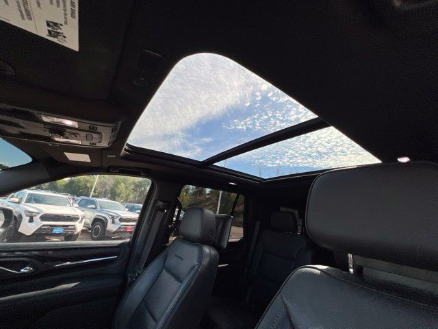 Used 2021 GMC Yukon Denali w/ Denali Premium Package AWD/4WD image 27