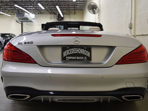 Used 2017 Mercedes-Benz SL 550 image 6