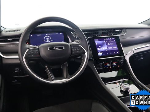 Used 2024 Jeep Grand Cherokee L Laredo image 16