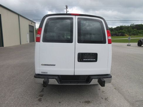 Used 2024 Chevrolet Express 2500 w/ Driver Convenience Package RWD image 5