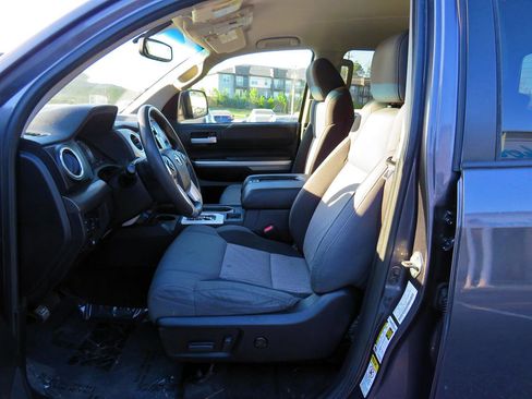 Used 2016 Toyota Tundra SR5 w/ SR5 Upgrade Package AWD/4WD image 11