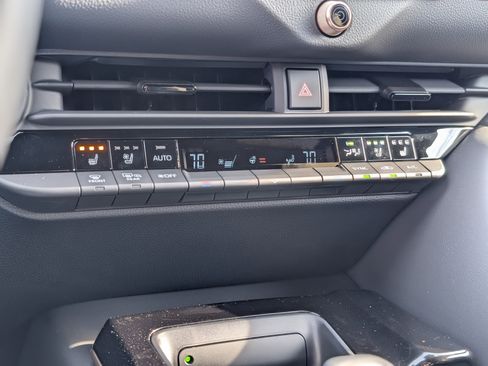 New 2025 Toyota Crown Signia image 18