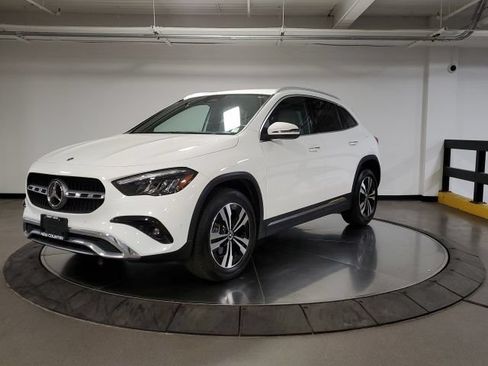 Used 2025 Mercedes-Benz GLA 250 4MATIC image 4