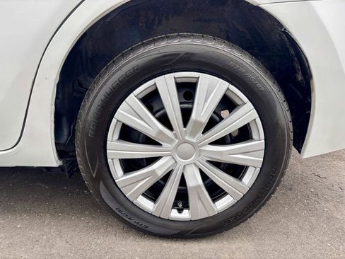 Used 2017 Toyota Corolla LE FWD image 29