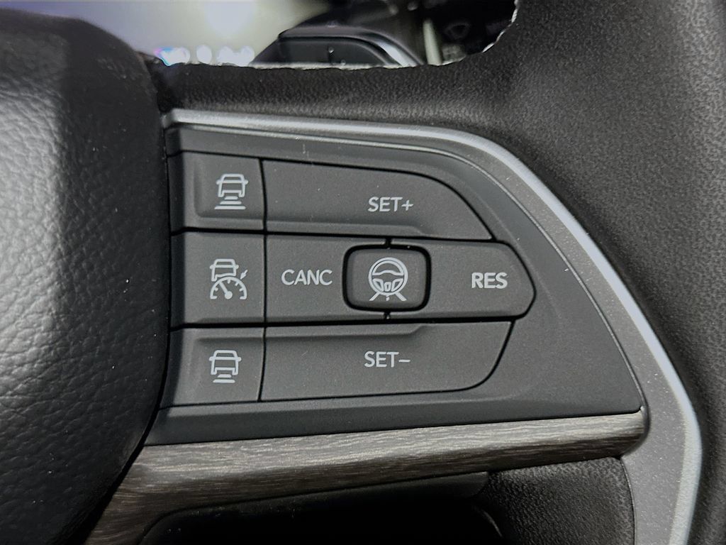 New 2026 Jeep Grand Cherokee L Limited w/ Limited Altitude Package AWD/4WD image 30