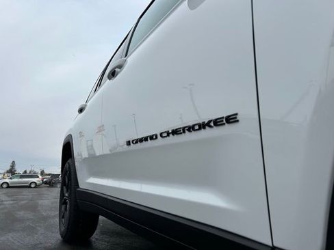 New 2026 Jeep Grand Cherokee Laredo image 17