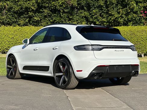 Used 2025 Porsche Macan GTS image 3