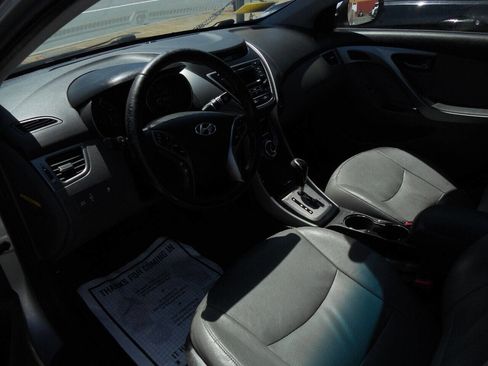 Used 2013 Hyundai Elantra Limited image 3