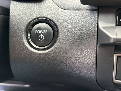 Used 2025 Toyota Camry SE FWD image 15