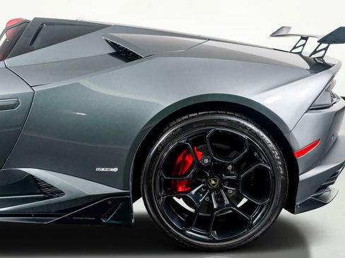 Used 2017 Lamborghini Huracan LP 610-4 image 18