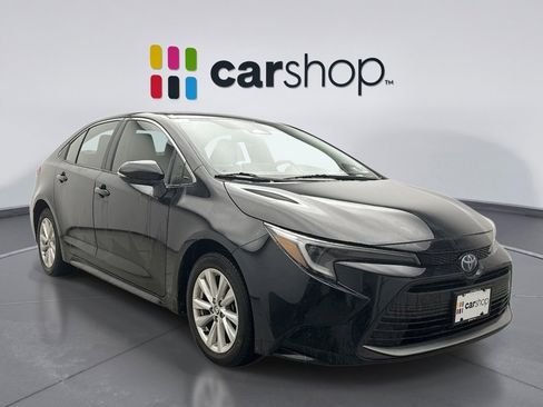 Used 2023 Toyota Corolla XLE image 5