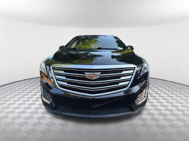 Used 2017 Cadillac XT5 FWD image 2