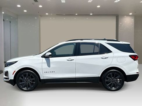 Used 2023 Chevrolet Equinox RS FWD image 2