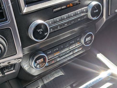 Used 2020 Ford Expedition Platinum image 25