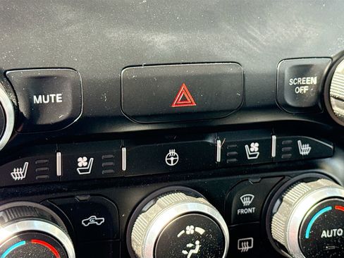 Used 2022 RAM 1500 Laramie image 19