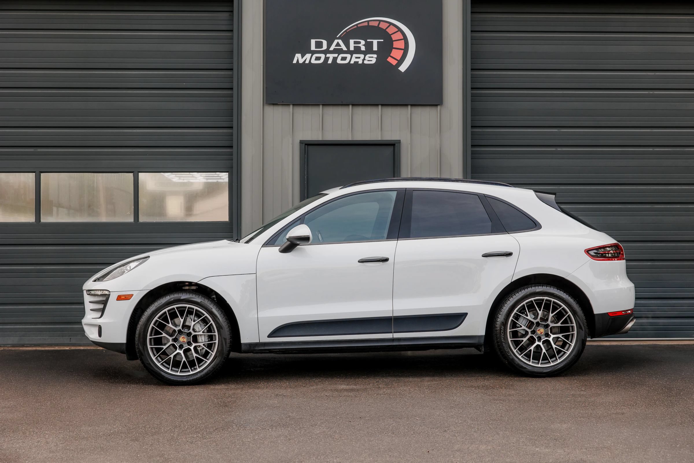 Used 2017 Porsche Macan S AWD/4WD image 4