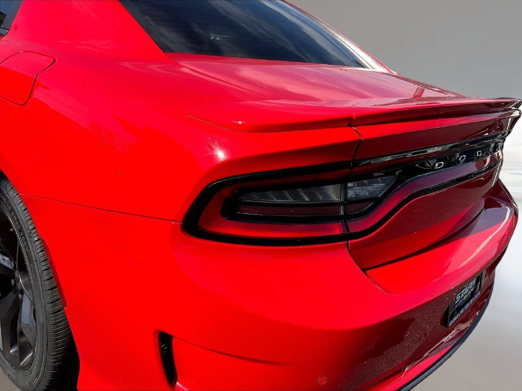 Used 2018 Dodge Charger R/T RWD image 18